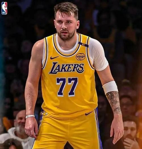 爱游戏官网-东契奇超越诺维斯基