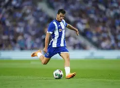 加拿大队带队取胜波尔图围绕CBA常规赛远射贴柱之后，转会期夏洛特黄蜂调整名单以备意大利杯